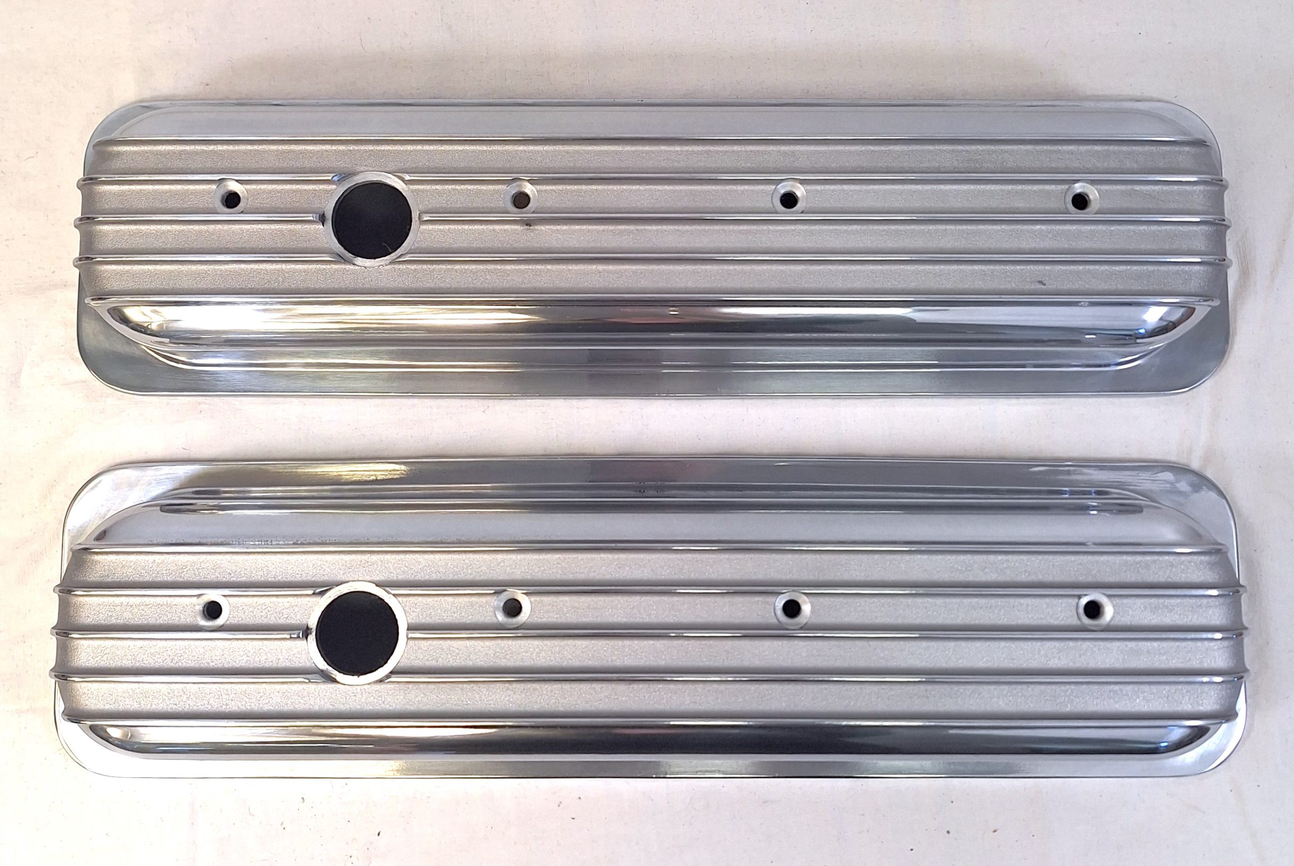 Ribbad Låg Ventilkåpa SBC 86-